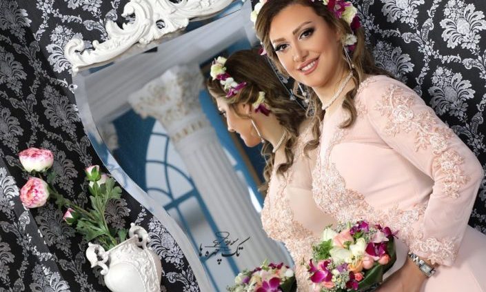 ژست با گل