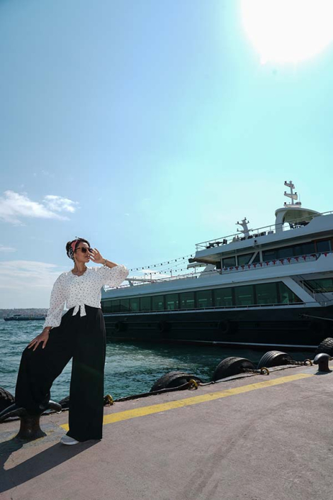 عکس خیابانی با کشتی