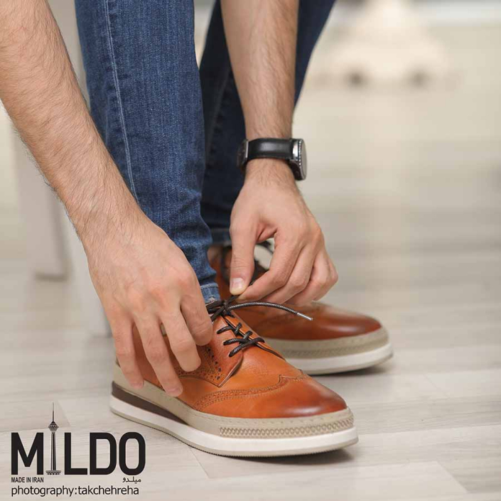 عکاسی تبلیغاتی کفش مردانه با مدل