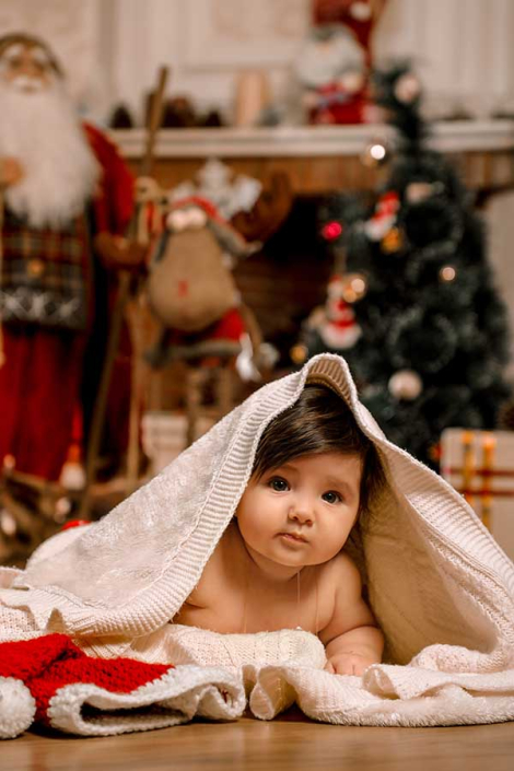 23 (6) عکاسی نوزاد با تم کریسمس