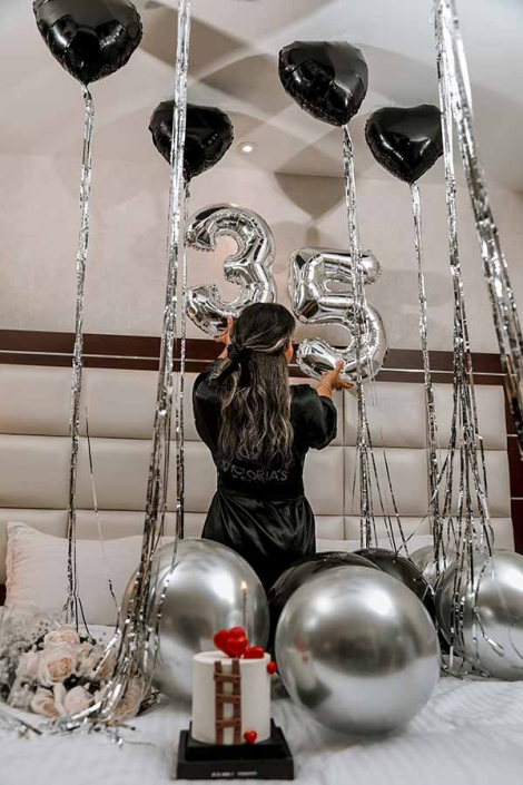 عکاسی تولد در هتل