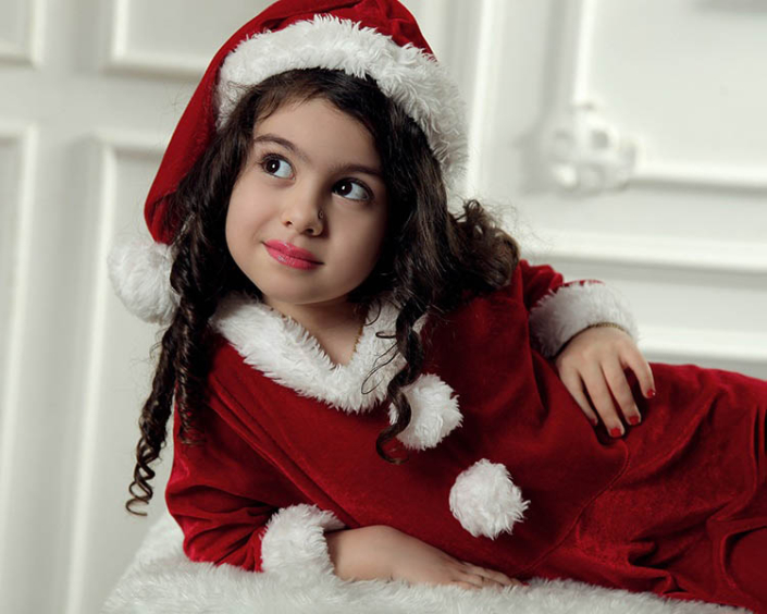 42 (1) عکس کودک با لباس کریسمس