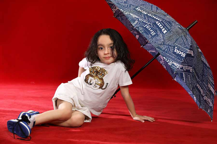 9 (23) عکاسی کودک با چتر